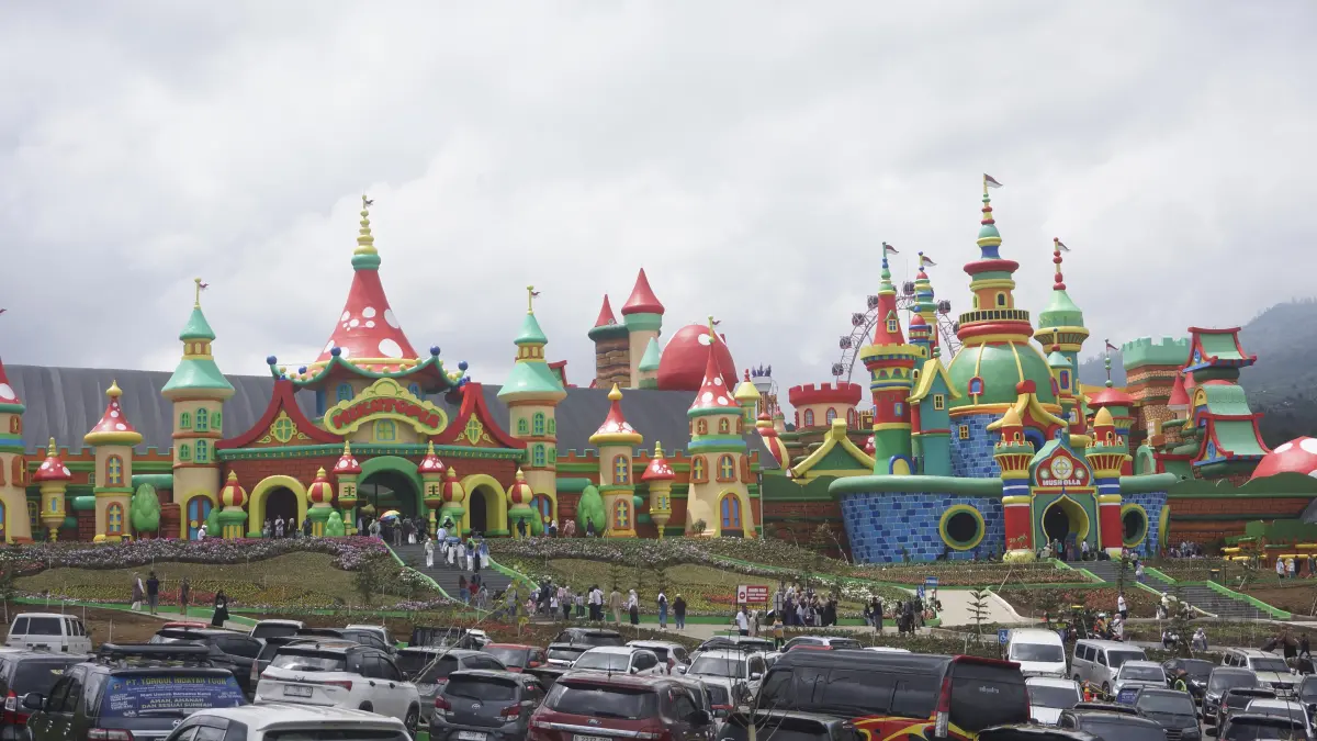 Berbagai wahana permainan seru dengan tema jamur di Wisata Mikutopia Batu