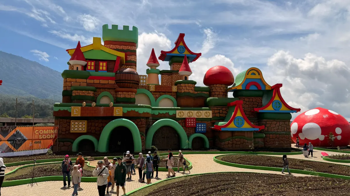 Berbagai wahana permainan seru dengan tema jamur di Wisata Mikutopia Batu
