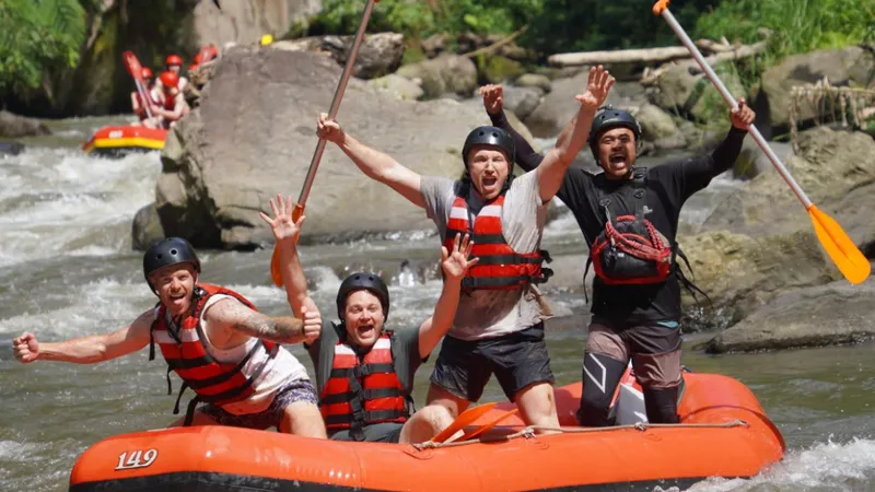 Tips Memilih Paket Rafting untuk Rombongan Besar