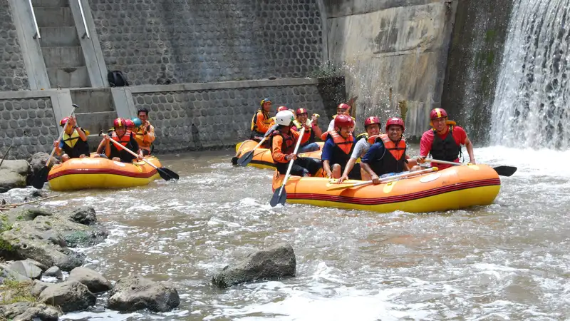 Rafting Malang: Panduan Lengkap Rute, Harga, dan Tips 2026